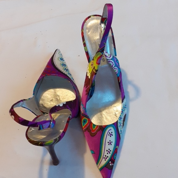 Shoes - Picture 2 of 3